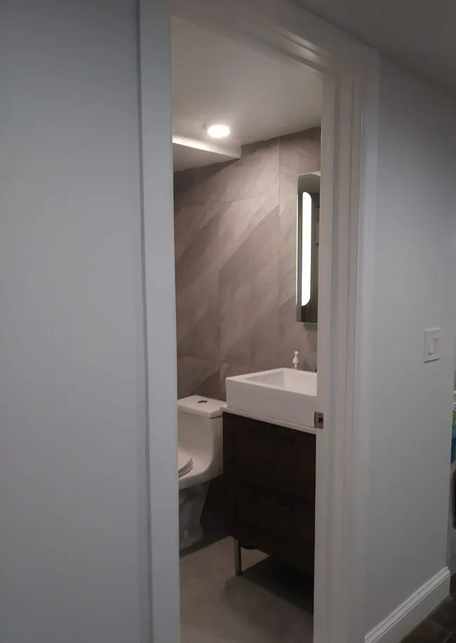 2539 Hubbard St — Photo 2