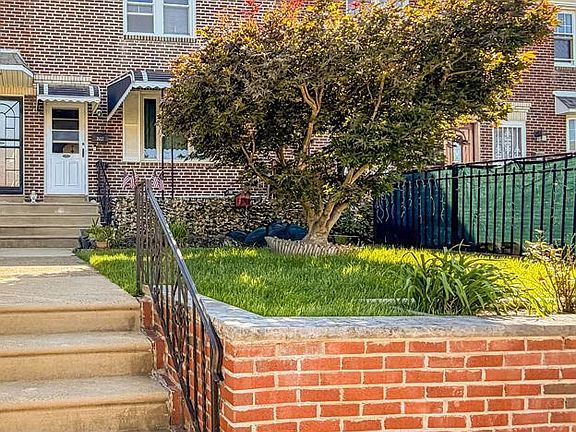 3rd image of 3527 Lansing St