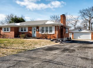 7806 Donegal Dr, Louisville, KY 40219
