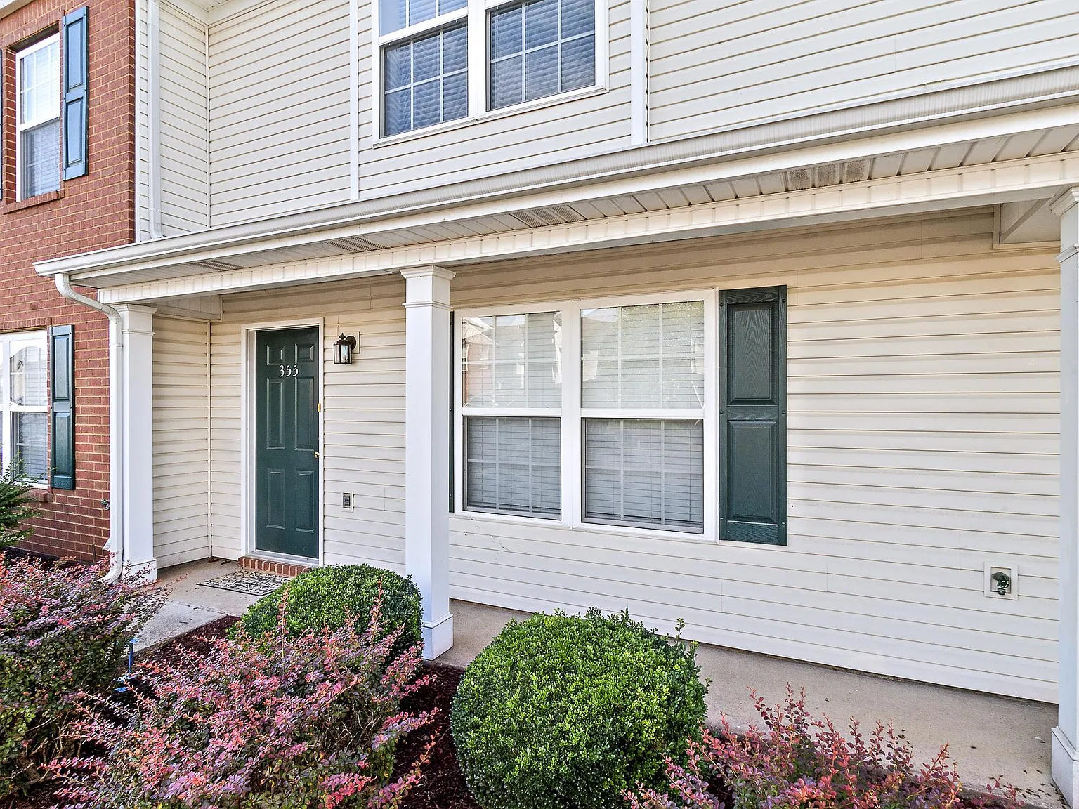 2 bed, 2.5 bath, 1260 sqft, $1,500 — Photo 4