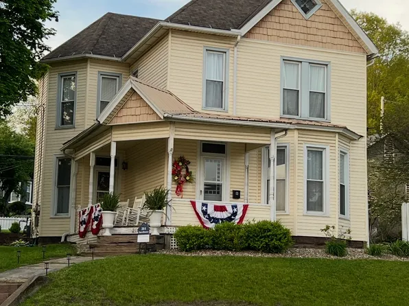 214 E Jackson St #A, Millersburg, OH 44654