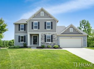 642 Echo Valley NE, Rockford, MI