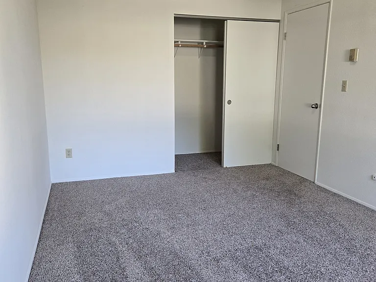 5240 15th Ave NE #404 — Photo 12