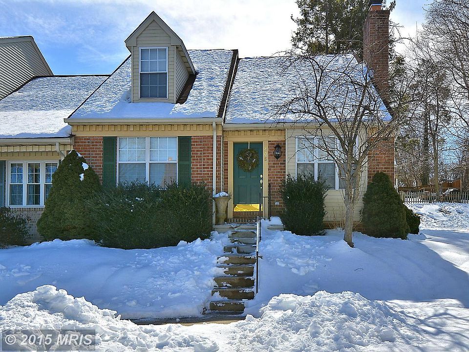 Beautiful End Unit Cape Cod