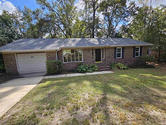 3rd image of 1803 Sherwood Dr