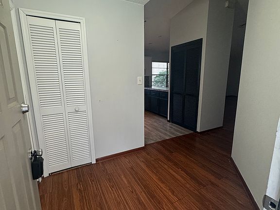 4th image of 4361 Cloverleaf Pl