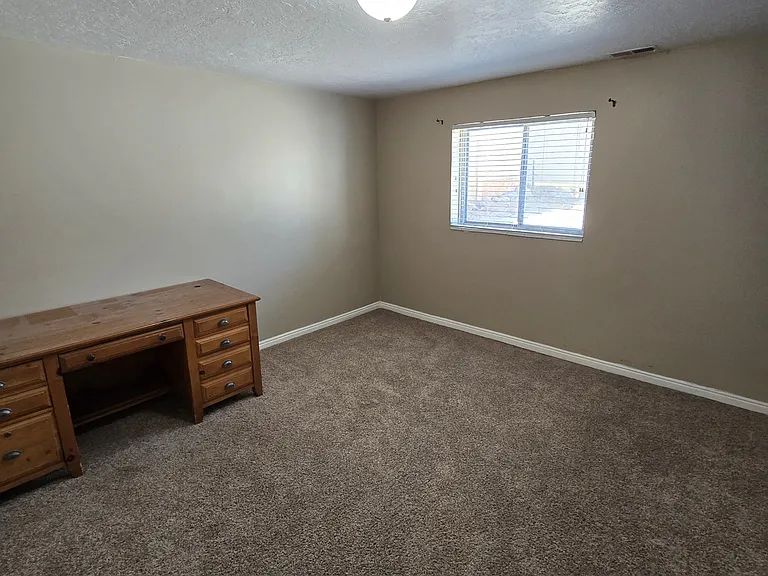 3062 S 150 E — Photo 27