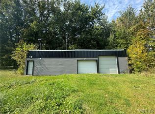 3454 Ewings Rd, Lockport, NY 14094