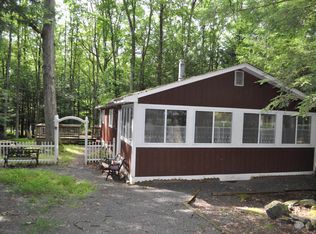124 Eisenhower Dr, Lords Valley, PA