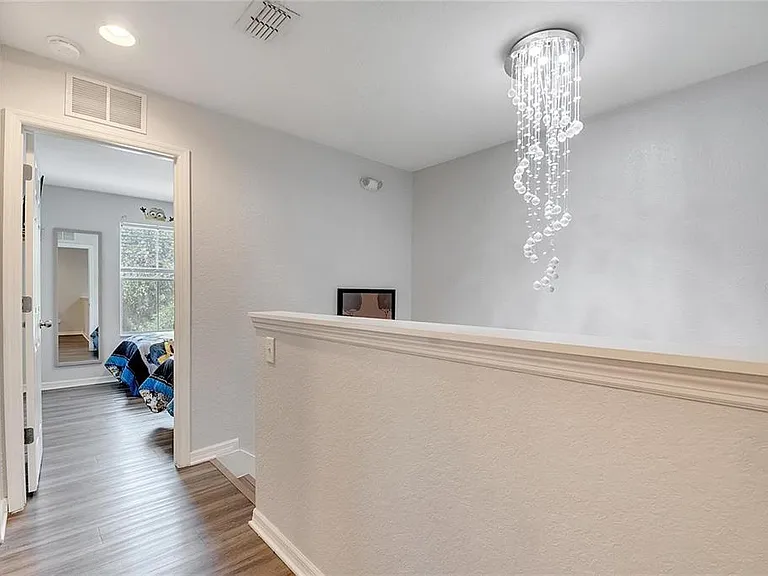 2713 Bushman Dr — Photo 16