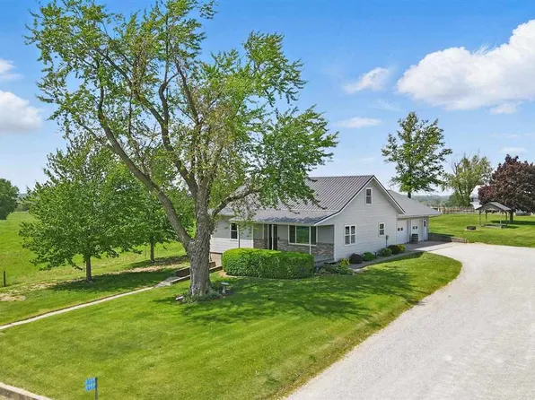 1155 Orange Ave, Kalona, IA 52247