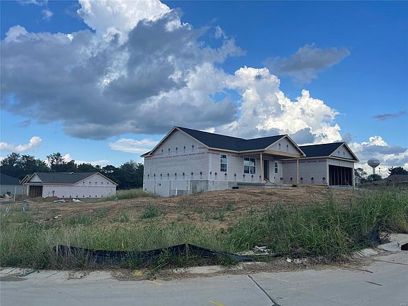 2nd image of 2520 Cortland Dr