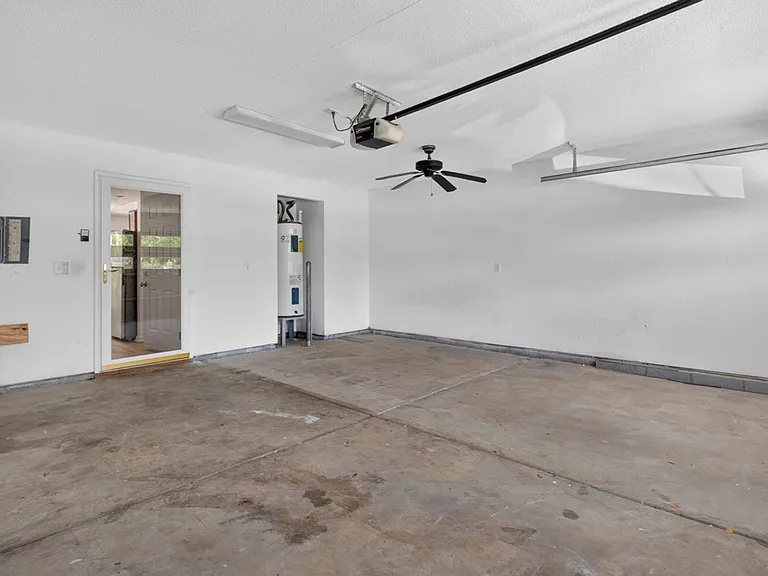 20 Kimpton Dr — Photo 9