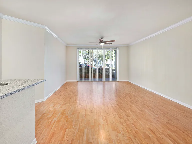 MAA Tampa Oaks — Photo 16