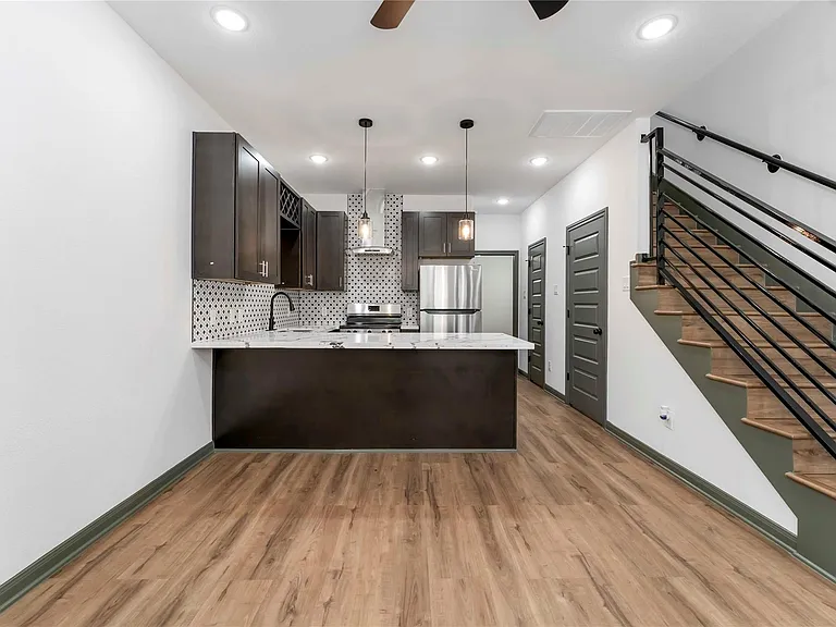 7987 Chateau St #D — Photo 7