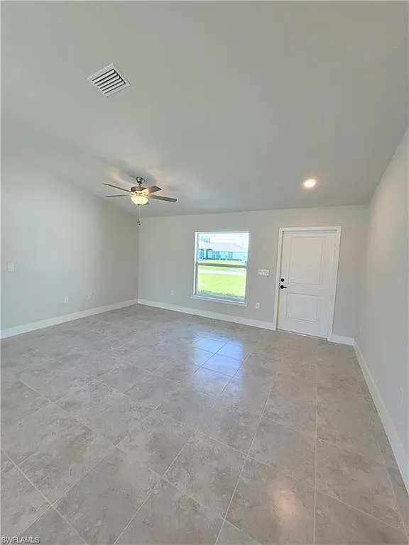 4 bed, 1750 sqft, $2,400 — Photo 4