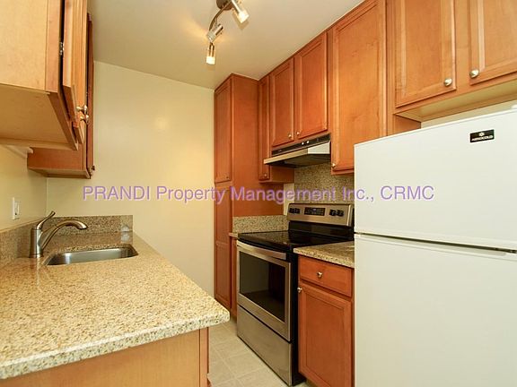 3rd image of 17 Shelley Dr #6