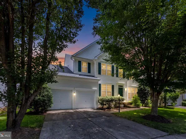 8373 Tenbrook Dr, Gainesville, VA 20155