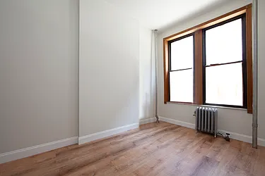 Rented by R New York
