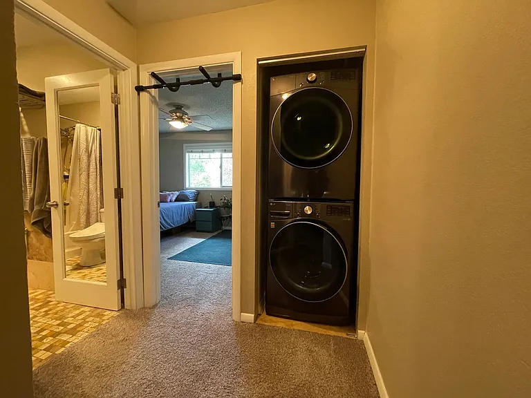 4830 SE Stark St #9 — Photo 5