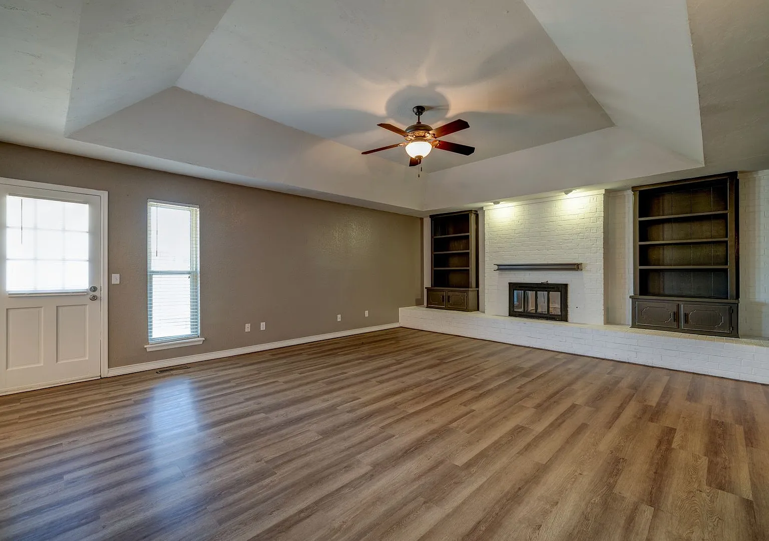 Large 3 Bed 2 Bath In Edmond Schools!! Move In Special — Photo 4