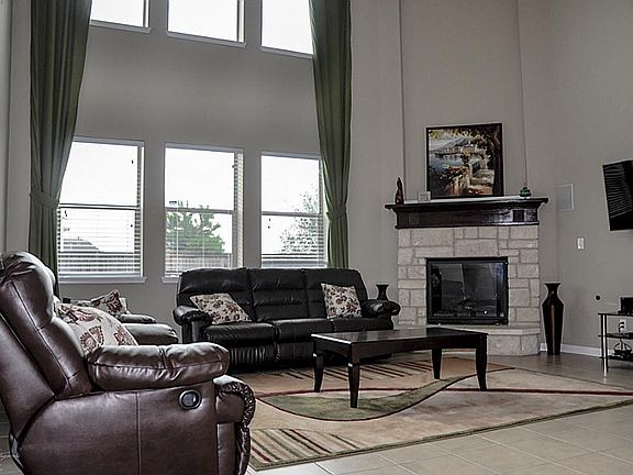 5th image of 4011 Misty Waters Ln