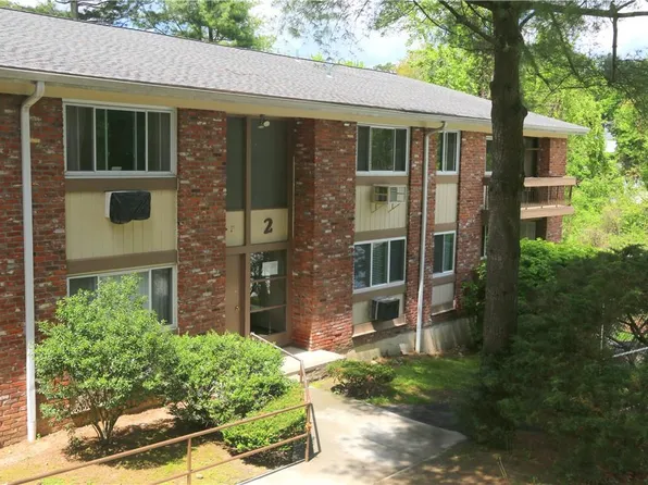 2 Woods End Circle #J, Peekskill, NY 10566