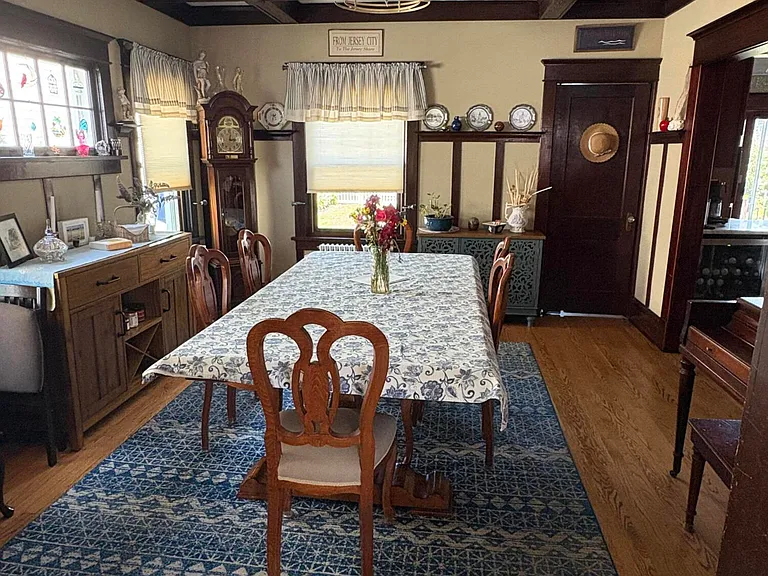 414 Washington Ave — Photo 16