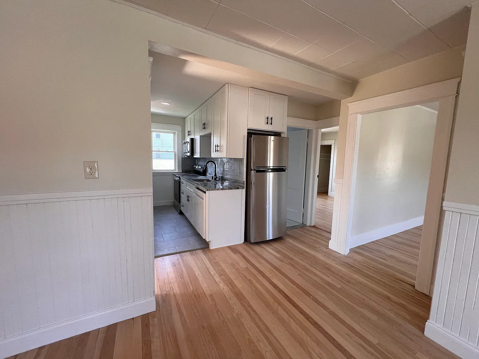 3 bed, 1060 sqft, $2,600 — Photo 4