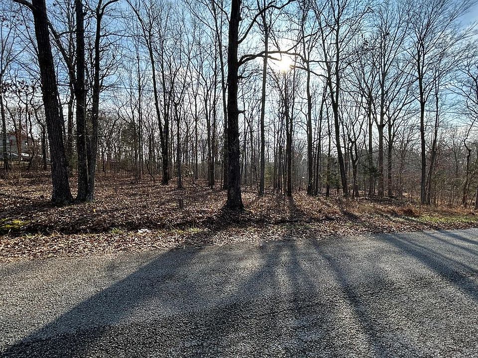 1st image of 15 Red Bud Ln