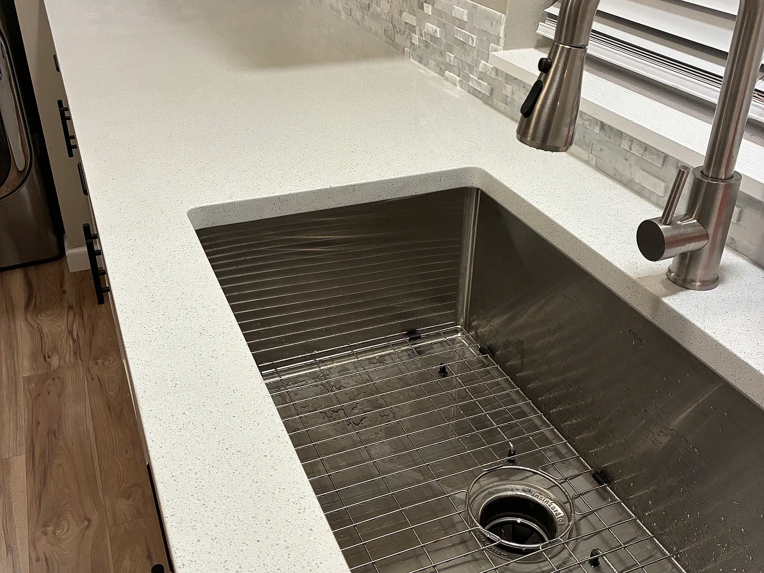 3 bed, 1100 sqft, $2,000 — Photo 4