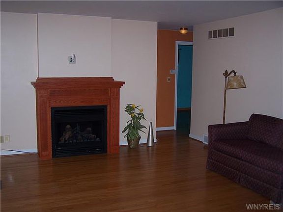 5th image of 34 Westwood Dr