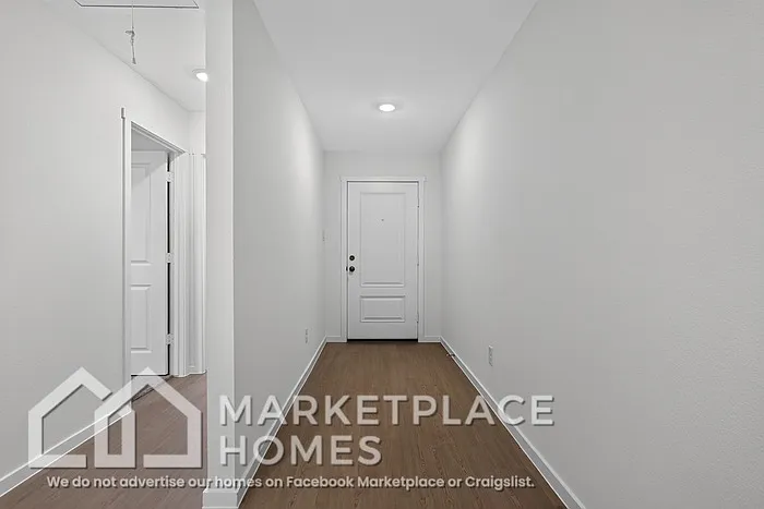 412 Sambal Dr — Photo 2