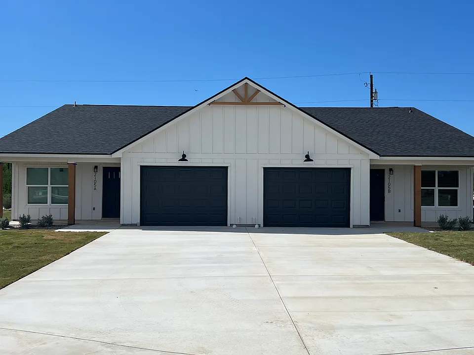 2105 Vista Rosa #B
