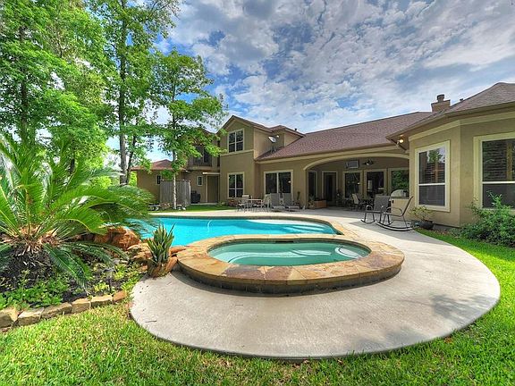 Backyard PARADISE with Pool/Spa plus more yard behind the Fenced yard!