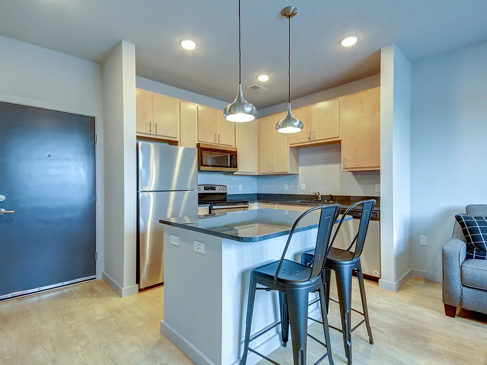 1005 S 2nd St #404