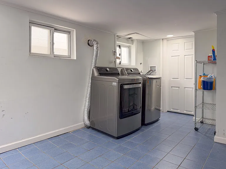 Laundry hook ups in basement.