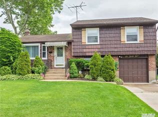 633 Wingate Dr, East Meadow, NY 11554