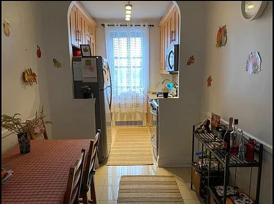 Rented by Akam Sales and Brokerage | media 3