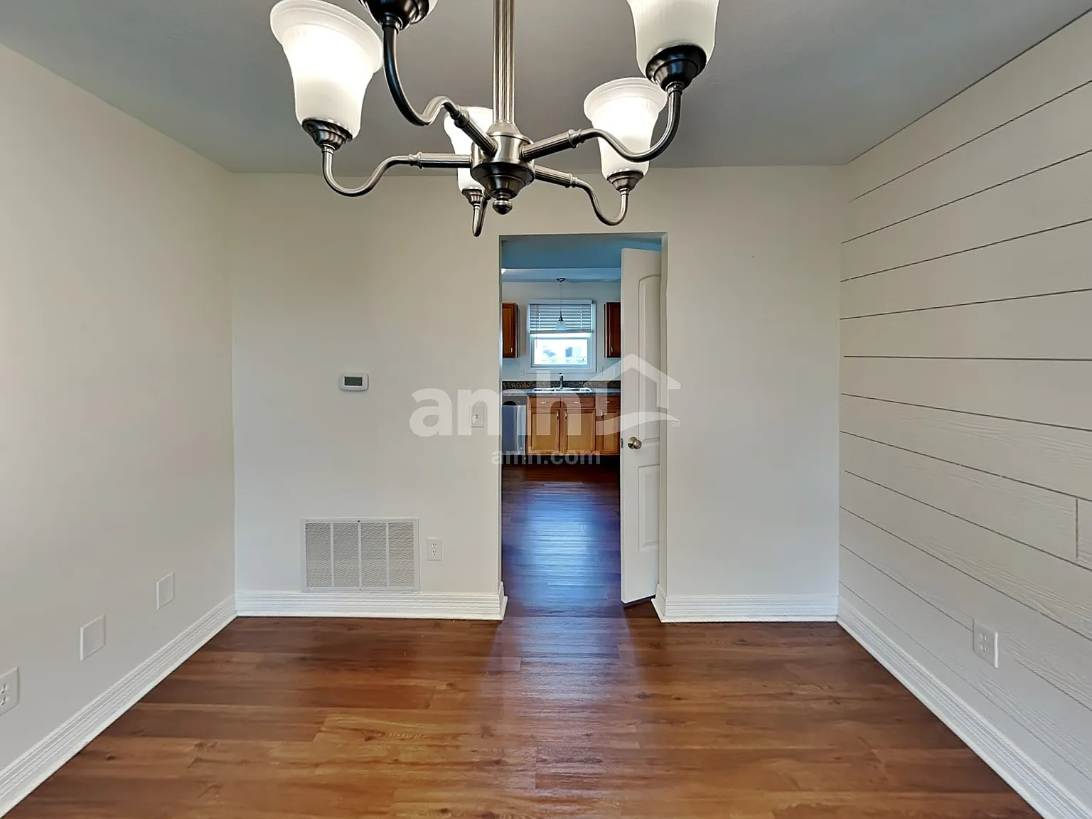 3 bed, 2.5 bath, 1498 sqft, $2,255 — Photo 4