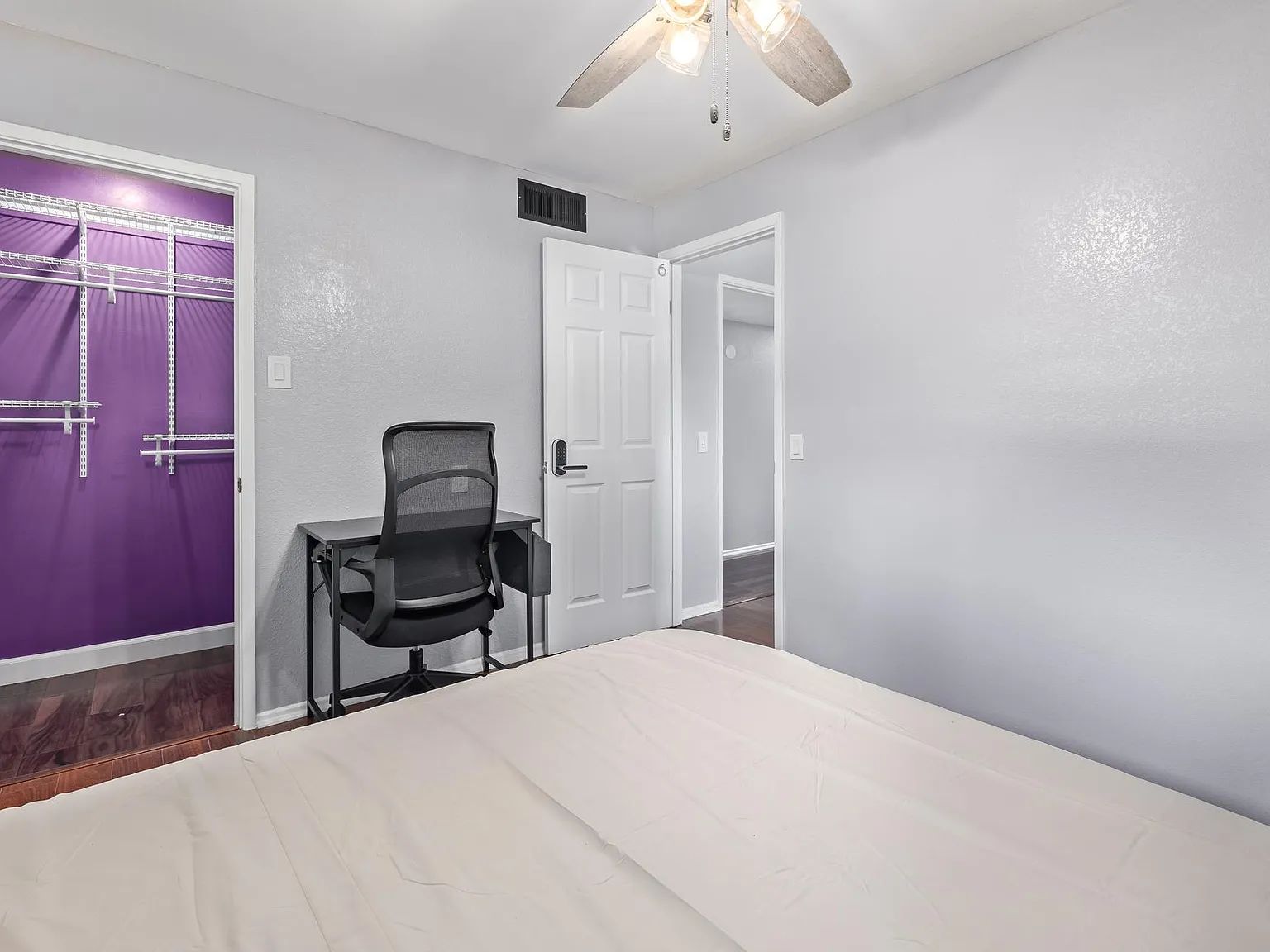 4 bed, 3.0 bath, 1650 sqft, $754 — Photo 1