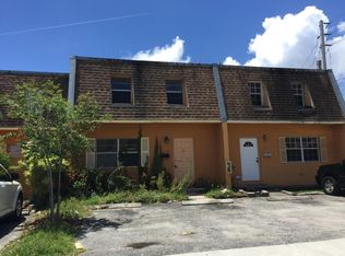 5974 NW 27th Pl, Sunrise, FL 33313