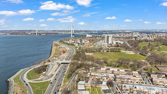 Sold by Remax Edge | media 17