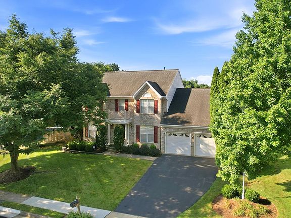 3rd image of 219 Foxborough Dr SW