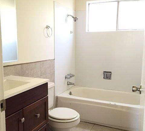 4th image of 812 5th St