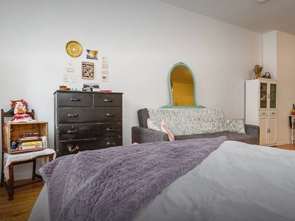 2nd image of 157 1/2 Stanton St #16