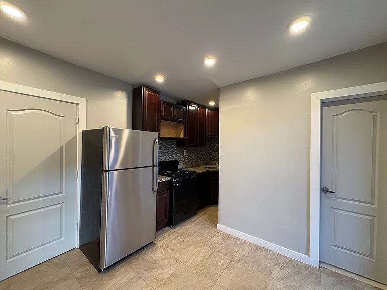 50 Johnson St #44 — Photo 7