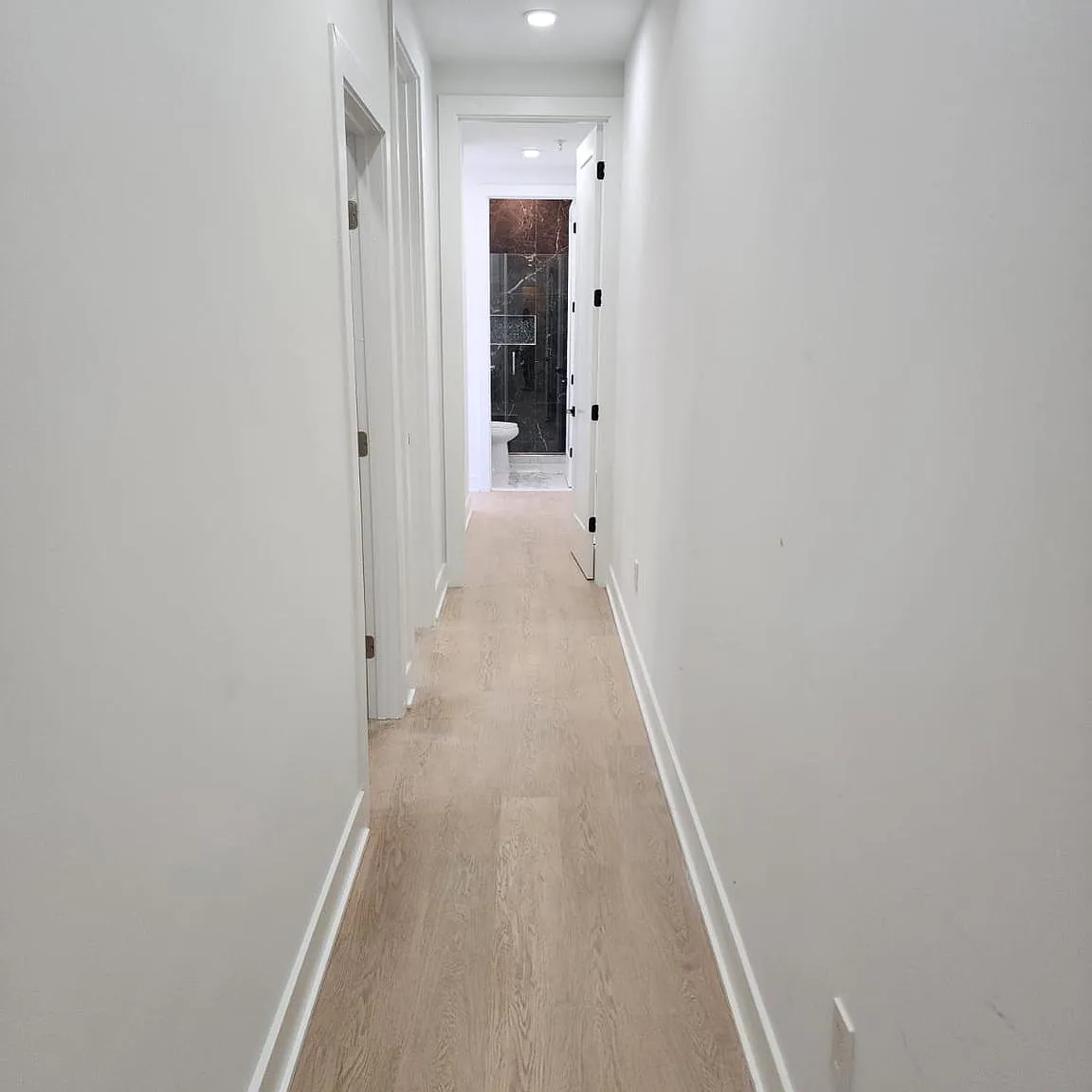 3 bed, 896 sqft, $4,450 — Photo 4