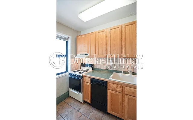 Rented by Douglas Elliman | media 3