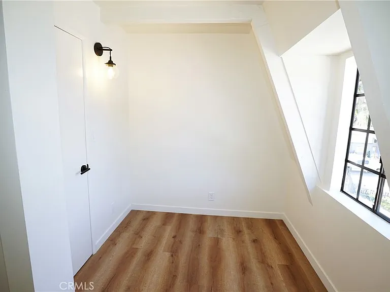 2615 Manhattan Ave — Photo 23